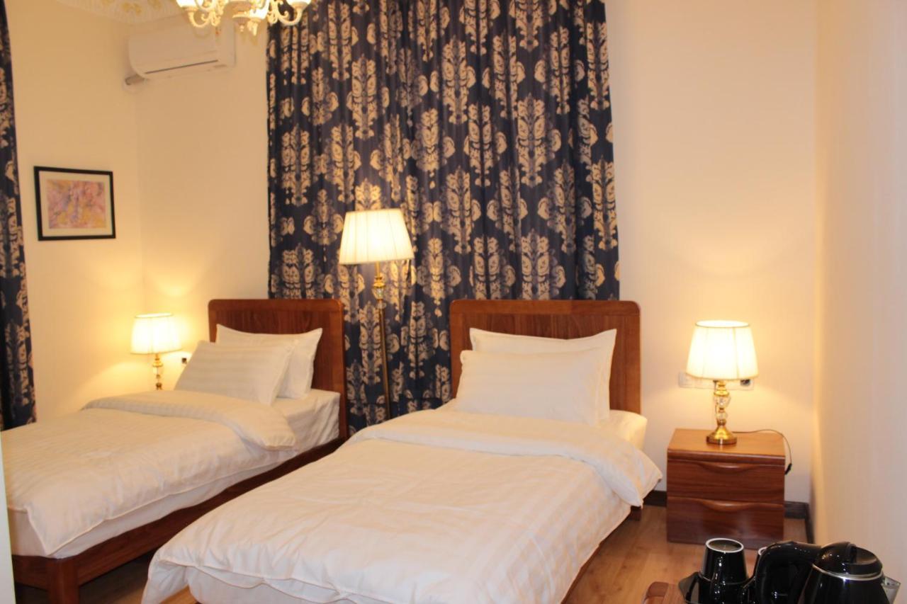 Kok-Art Hotel Jalal-Abad Exteriör bild